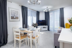 Luxury 2Bed Spacious Apartment- City Centre- Free Parking